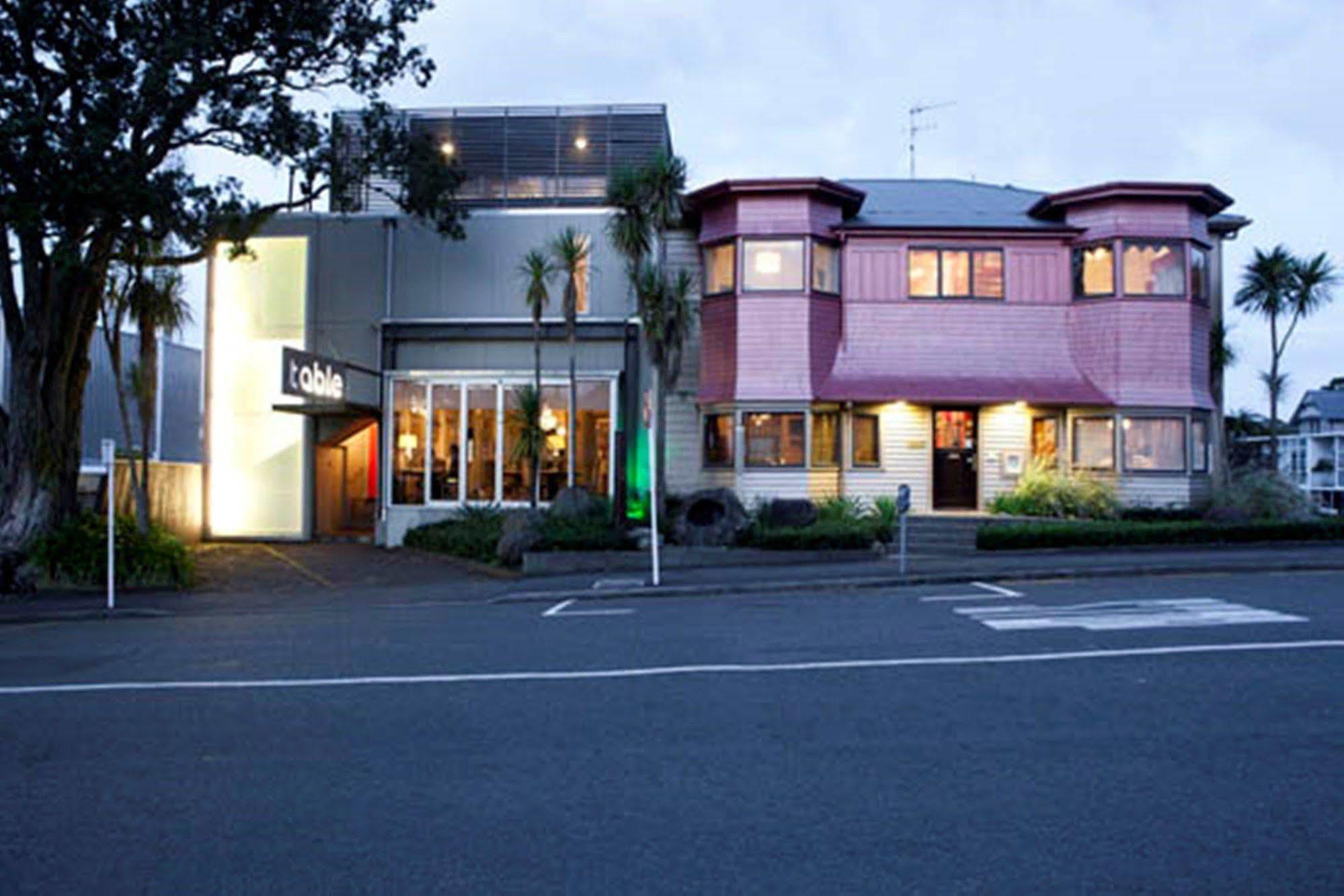Nice Hotel New Plymouth Buitenkant foto